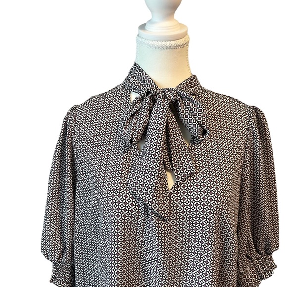 NWT V neck with ties, smocked sleeves, size L purple Reitman’s blouse - Picture 2 of 9